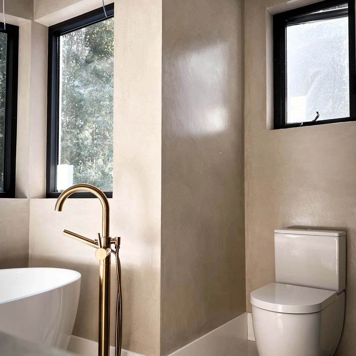 Microcement Wall and Shower - 5 Star Finishes Ltd
